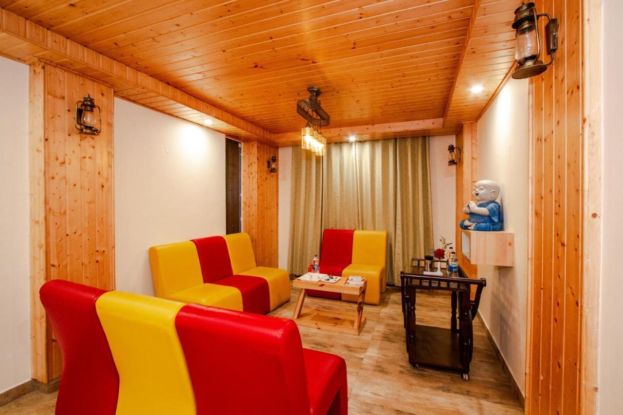 Tripli Hotels Stone House Cottage Manāli Exteriör bild