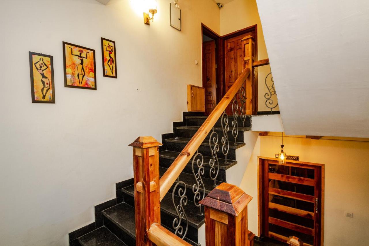 Tripli Hotels Stone House Cottage Manāli Exteriör bild