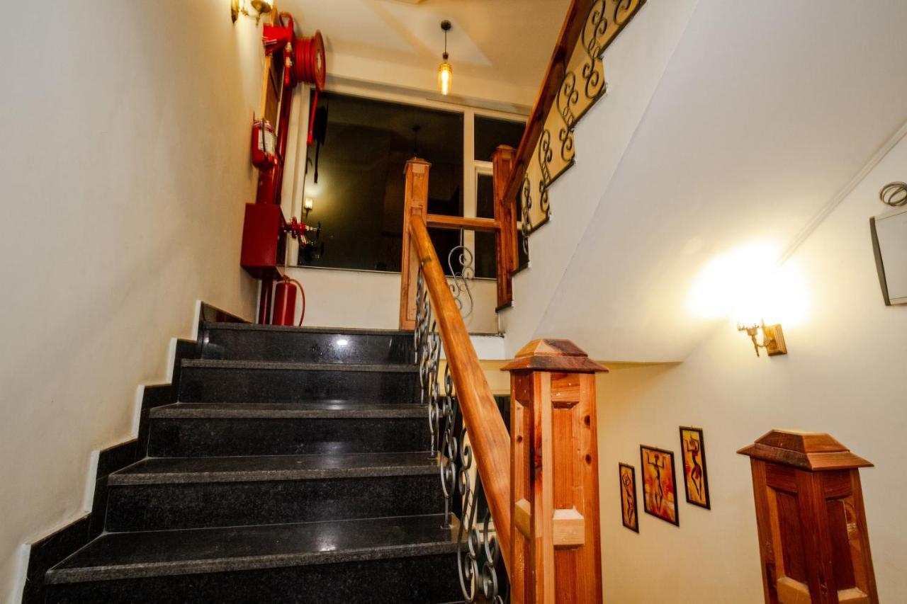 Tripli Hotels Stone House Cottage Manāli Exteriör bild